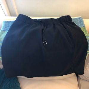 EUC Lululemon skirt, knee length, size 12, black